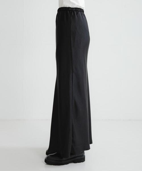 URBAN RESEARCH（アーバンリサーチ）の「サテンバイアススカート（スカート・レディース・ブラック/ブラウン・FREE）」の11枚目の写真