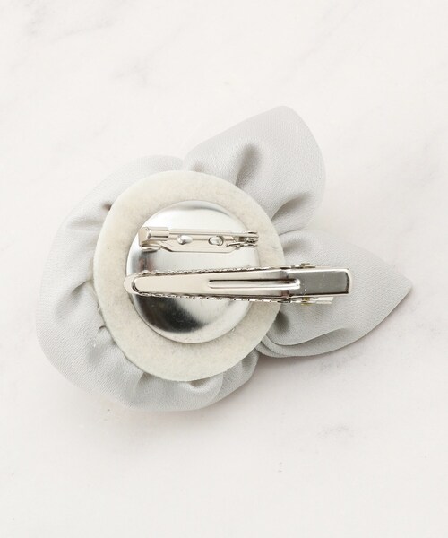couture brooch(クチュールブローチ)の「ローズパール調コサージュ(ブローチ/コサージュ・レディース・ネイビー/ナチュラル/アイボリー・00)」の5枚目の写真