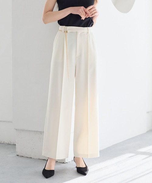 Andemiu（アンデミュウ）の「チェーンベルトストレートパンツ640811（スラックス・レディース・ネイビー/グレー/アイボリー・SMALL/MEDIUM）」の2枚目の写真