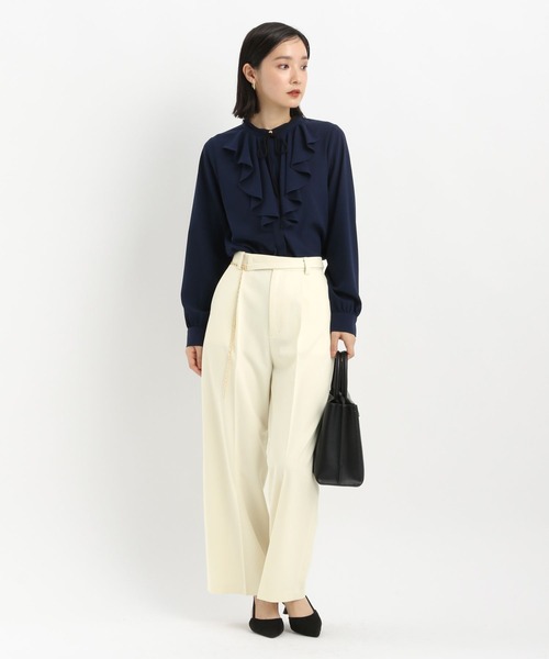 Andemiu（アンデミュウ）の「チェーンベルトストレートパンツ640811（スラックス・レディース・ネイビー/グレー/アイボリー・SMALL/MEDIUM）」の4枚目の写真