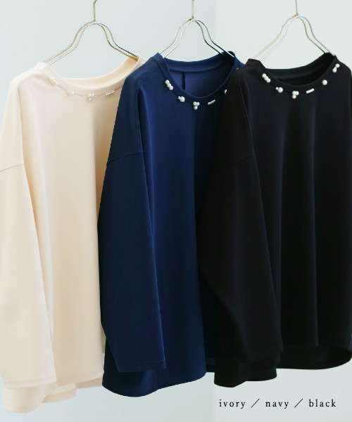 White Collection（ホワイトコレクション）の「【 ディテール映え 】 ドライタッチフライス・ランダムパールライクドルマンブラウス（シャツ/ブラウス・レディース・ネイビー/ブラック/アイボリー・M/S）」の12枚目の写真