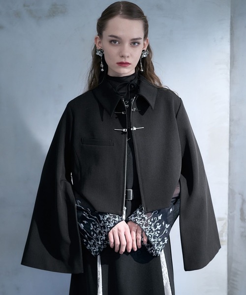 HARE（ハレ）の「KANAGUチャイナショートブルゾン(HARE)（ブルゾン・レディース・ブラック/ボルドー・FREE）」の2枚目の写真