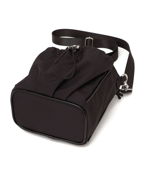 SHIPS Colors（シップス カラーズ）の「【WEB限定】SHIPS Colors:ナイロン ギャザー ミニ ショルダーバッグ◇（ショルダーバッグ・レディース・ブラック・ONE SIZE）」の4枚目の写真