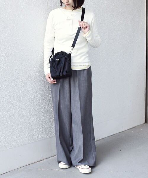 SHIPS Colors（シップス カラーズ）の「【WEB限定】SHIPS Colors:ナイロン ギャザー ミニ ショルダーバッグ◇（ショルダーバッグ・レディース・ブラック・ONE SIZE）」の8枚目の写真