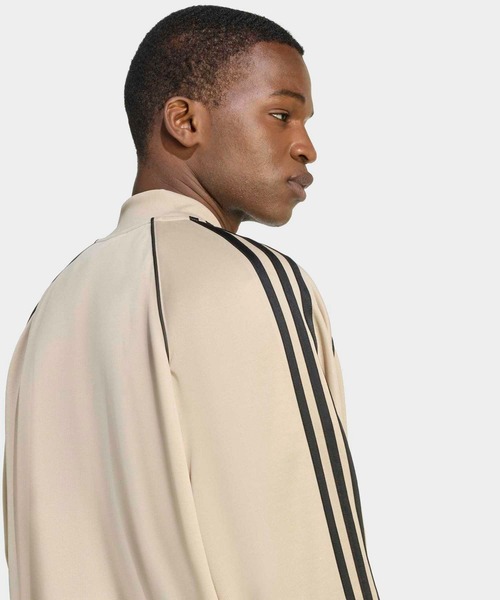 adidas（アディダス）の「SST アディカラー クラシック ルーズ トラックトップ / ジャージ / トラックジャケット / アディダスオリジナルス adidas Originals（ジャージ・メンズ・ブラック/ベージュ・MEDIUM/LARGE/3XL/XX-LARGE/X-SMALL/SMALL/X-LARGE）」の18枚目の写真