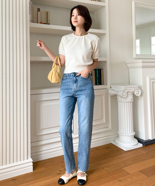 BBAEBBAE(ペッペ)の「ライトブルーウォッシングストレートデニムパンツ(デニムパンツ・レディース・その他・S/M/L)」の2枚目の写真