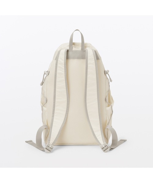 無印良品（ムジルシリョウヒン）の「撥水　リップストップ　リュックサック（バックパック/リュック・レディース・ブラック/ブラウン系/オフホワイト・FREE）」の18枚目の写真