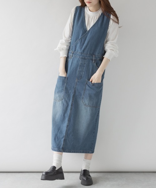 aity（アイティ）の「M-4L カシュクール デニムジャンスカ（ジャンパースカート・レディース・ネイビー/ブルー/ワンウォッシュ・L/M/4L/3L/LL）」の3枚目の写真