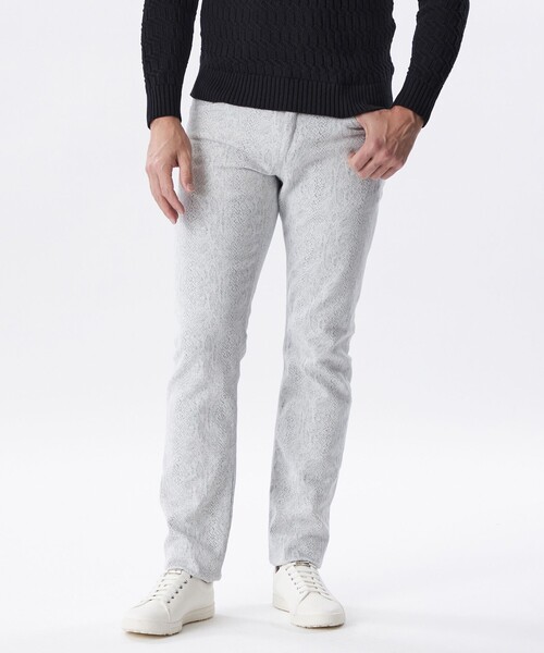 EPOCA UOMO(エポカウォモ)の「パイソンジャカードデニムパンツ(デニムパンツ・メンズ・ホワイト/チャコールグレー・46/48)」の1枚目の写真