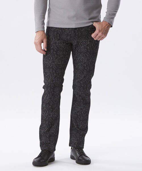 EPOCA UOMO(エポカウォモ)の「パイソンジャカードデニムパンツ(デニムパンツ・メンズ・ホワイト/チャコールグレー・46/48)」の2枚目の写真