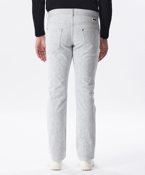 EPOCA UOMO(エポカウォモ)の「パイソンジャカードデニムパンツ(デニムパンツ・メンズ・ホワイト/チャコールグレー・46/48)」の8枚目の写真