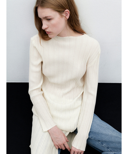 ATELIER NAIN(アトリエナイン)の「ACCORD PLEATS SLIM KNIT(T-7114)(Tシャツ/カットソー・レディース・クリーム/ブラック・FREE)」の4枚目の写真