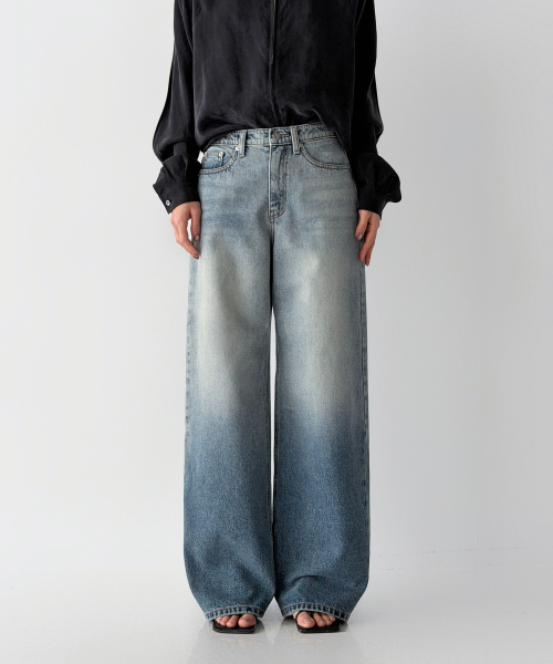 BUTTON UP(ボタンアップ)の「グラデーションウォッシュドワイドデニムパンツ(デニムパンツ・レディース・その他・SMALL/MEDIUM/LARGE)」の1枚目の写真