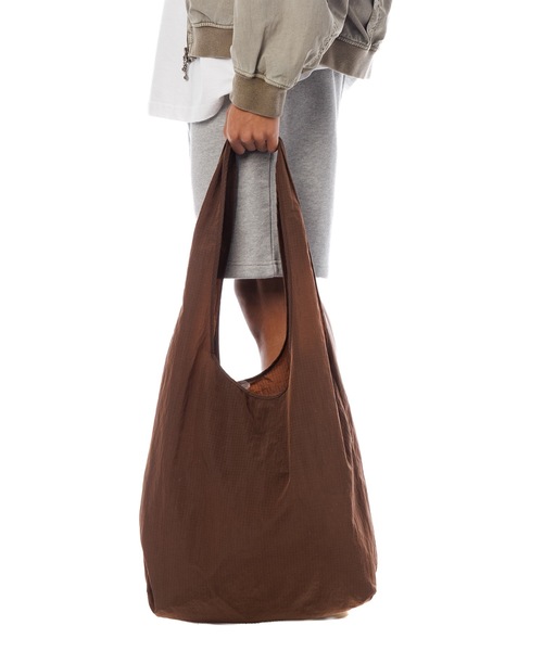 Sandinista(サンディニスタ)の「Nylon Rip-Stop Packable Bag / 収納可能ナイロンバッグ(エコバッグ/サブバッグ・メンズ・チャコール/イエロー/ブラウン/グレー・FREE)」の10枚目の写真