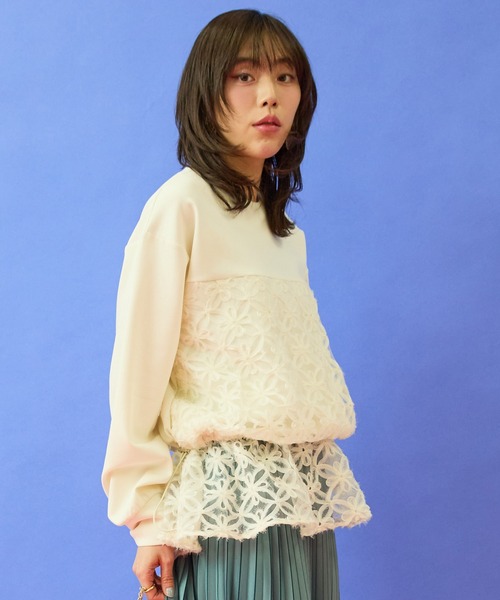 JETSET SOLO PLUS （ジェットセットソロプラス）の「【FONT LAB】チュール刺繍コンビ2WAYトップス（Tシャツ/カットソー・レディース・オフホワイト/ブラック/グレイッシュベージュ・FREE）」の2枚目の写真