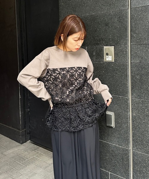 JETSET SOLO PLUS （ジェットセットソロプラス）の「【FONT LAB】チュール刺繍コンビ2WAYトップス（Tシャツ/カットソー・レディース・オフホワイト/ブラック/グレイッシュベージュ・FREE）」の3枚目の写真
