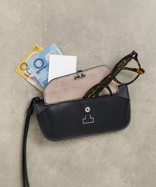 IACUCCI（イアクッチ）の「【予約】アバ アイウェアケース RUGA（その他小物・レディース・キャメル/ブラック・FREE）」の6枚目の写真