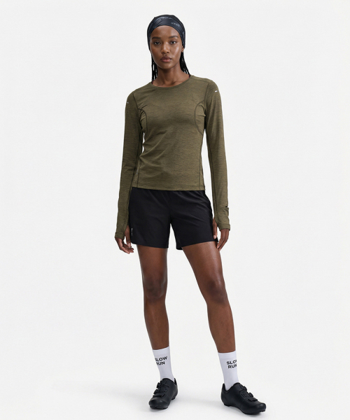 BUTTON SEOUL（ボタンソウル）の「[ウィメンズ]クイックドライセカンドスキンロングスリーブランニングテックTシャツ(6 COLORS)（Tシャツ/カットソー・レディース・カーキブラウン/ブラウン/オレンジ/パープル/オリーブ/ブラック・MEDIUM/LARGE/SMALL）」の12枚目の写真