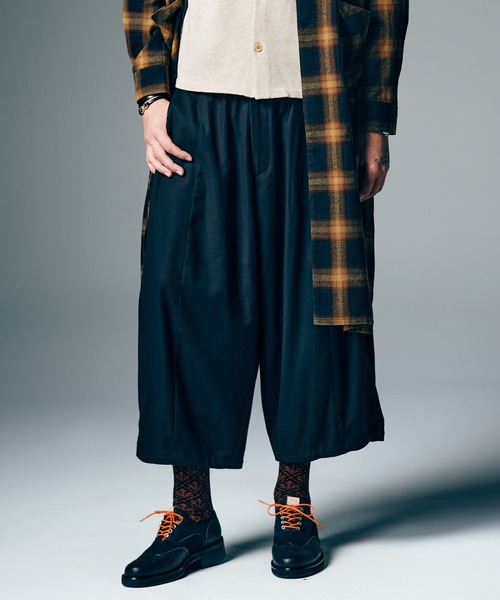 glamb（グラム）の「Balloon Cropped Slacks / バルーンクロップドスラックス（スラックス・メンズ・ブラック/グレー・S/M/L）」の2枚目の写真