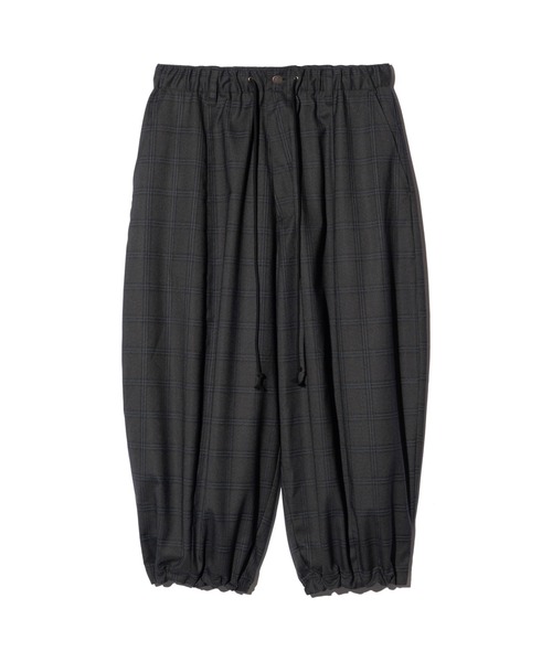 glamb（グラム）の「Balloon Cropped Slacks / バルーンクロップドスラックス（スラックス・メンズ・ブラック/グレー・S/M/L）」の4枚目の写真