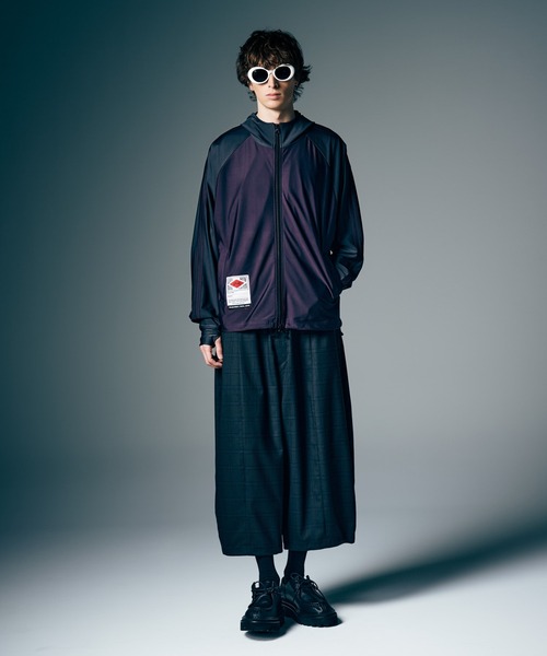 glamb（グラム）の「Balloon Cropped Slacks / バルーンクロップドスラックス（スラックス・メンズ・ブラック/グレー・S/M/L）」の19枚目の写真