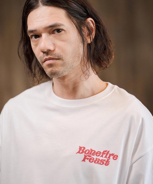 CAMBIO（カンビオ）の「mt10271- ビッグシルエットプリントT（Bonefire Feast） Tシャツ(CASD-177)（Tシャツ/カットソー・メンズ・ホワイト×ブルー/ホワイト×グリーン/ホワイト×レッド・XL/L/M/S）」の5枚目の写真