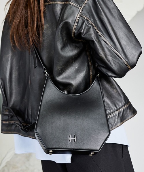 HARE(ハレ)の「HパーツコンパクトショルダーBAG(HARE)(ショルダーバッグ・メンズ・ブラック・FREE)」の1枚目の写真