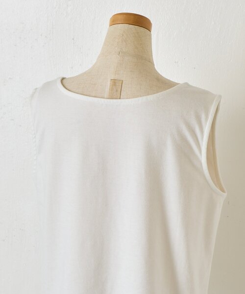 Jena espace merveilleux(ジェナ エスパスメルヴェイユ)の「【着回し力◎/レイヤードに活躍】裾ツイルタンクトップ(Tシャツ/カットソー・レディース・オフホワイト/ブラック・FREE)」の17枚目の写真