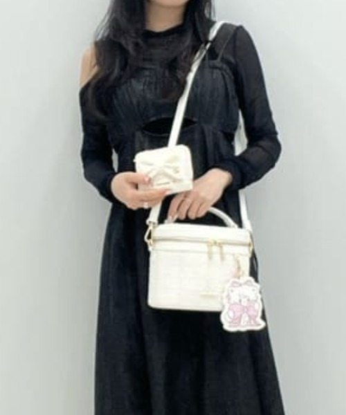 SAMANTHAVEGA(サマンサベガ)の「Lil ala mode×SAMANTHAVEGAコレクション バニティバッグ(ショルダーバッグ・レディース・イエロー/ライトブルー/ホワイト/ピンク・FREE)」の2枚目の写真