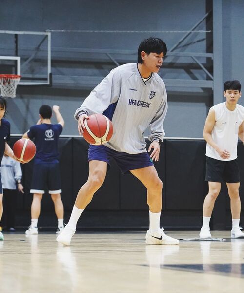 ALL DAY HOOPS(オールデイフープス)の「ヒートチェックオーバーサイズ機能性ロングスリーブシューティングウォームアップ(Tシャツ/カットソー・メンズ・その他・1/2/3)」の11枚目の写真