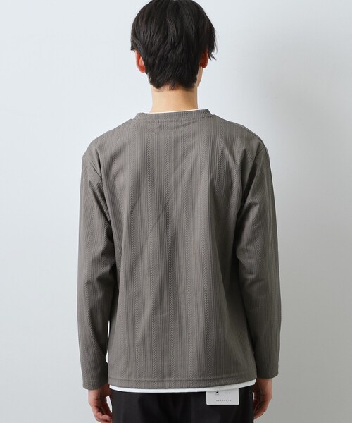 THE SHOP TK (ザ ショップ ティーケー )の「【程よく品のある着こなし】ジャカード フェイクレイヤード長袖Tシャツ 洗濯機OK(Tシャツ/カットソー・メンズ・オフホワイト/ブラウン系その他/ライトグレー/ネイビー・02/04/03)」の8枚目の写真