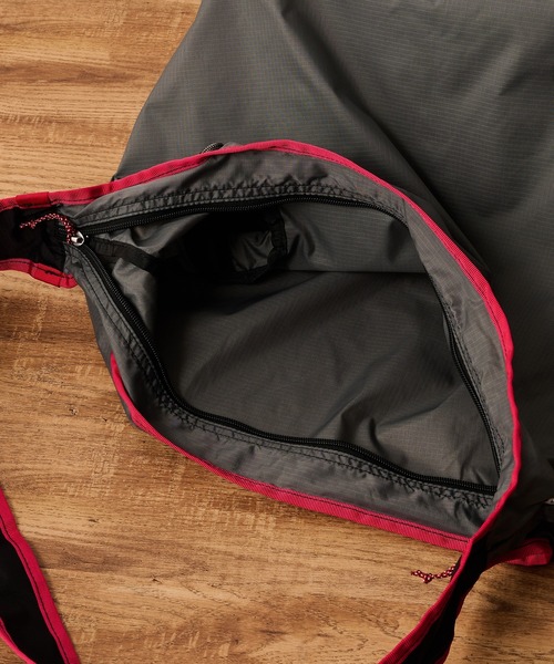 NANGA(ナンガ)の「【NANGA】POCKETABLE SHOULDER BAG(ショルダーバッグ・メンズ・パープル/イエロー/グレー・FREE)」の9枚目の写真