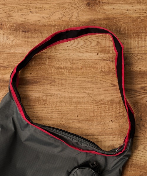 NANGA(ナンガ)の「【NANGA】POCKETABLE SHOULDER BAG(ショルダーバッグ・メンズ・パープル/イエロー/グレー・FREE)」の7枚目の写真