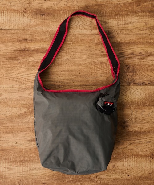 NANGA(ナンガ)の「【NANGA】POCKETABLE SHOULDER BAG(ショルダーバッグ・メンズ・パープル/イエロー/グレー・FREE)」の4枚目の写真