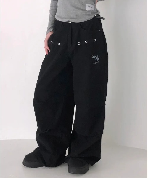 Ada.(エイダ)の「◇COIRIS◇ブランド直輸入正規品/ドレンバッグダーティロゴパラシュートコットンパンツ 男女共用 DREN BACK DIRTY LOGO PARACHUTE COTTON PANTS(その他パンツ・レディース・カーキ/ブラック・L/M)」の1枚目の写真