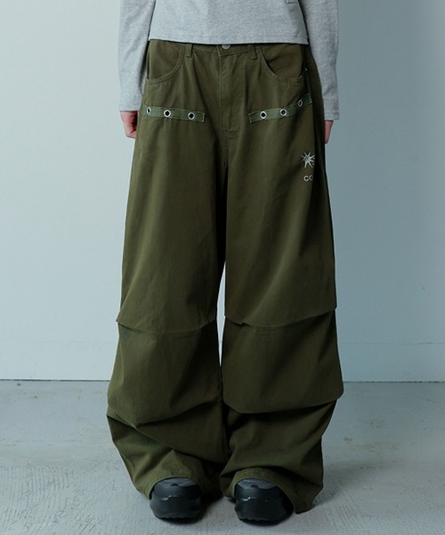 Ada.(エイダ)の「◇COIRIS◇ブランド直輸入正規品/ドレンバッグダーティロゴパラシュートコットンパンツ 男女共用 DREN BACK DIRTY LOGO PARACHUTE COTTON PANTS(その他パンツ・レディース・カーキ/ブラック・L/M)」の7枚目の写真