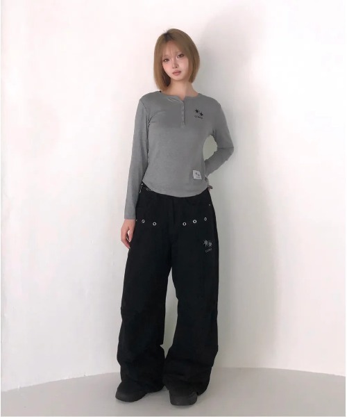 Ada.(エイダ)の「◇COIRIS◇ブランド直輸入正規品/ドレンバッグダーティロゴパラシュートコットンパンツ 男女共用 DREN BACK DIRTY LOGO PARACHUTE COTTON PANTS(その他パンツ・レディース・カーキ/ブラック・L/M)」の9枚目の写真