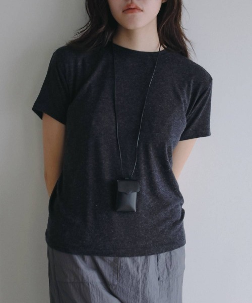 anuke(アンヌーク)の「anuke Wool Compact T-shirts ウールコンパクトTシャツ/62620612(Tシャツ/カットソー・レディース・ベージュ/チャコールグレー/ブラウン・ONE SIZE)」の2枚目の写真
