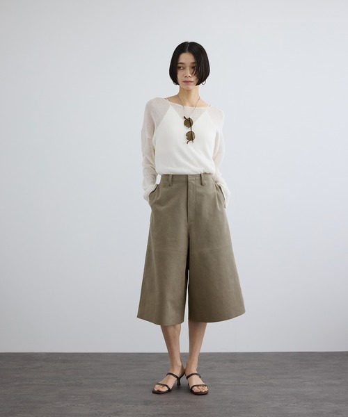 SALON adam et rope'（サロン アダム エ ロペ）の「ウルトラスエードハーフパンツ / Ultrasuede(R)（その他パンツ・レディース・ベージュ系その他・M/S）」の2枚目の写真