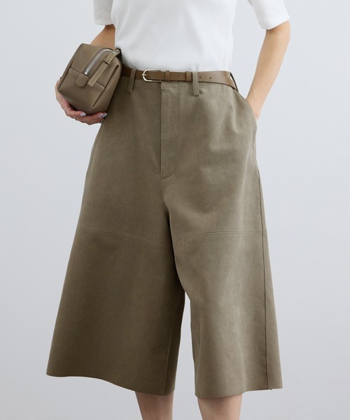 SALON adam et rope'（サロン アダム エ ロペ）の「ウルトラスエードハーフパンツ / Ultrasuede(R)（その他パンツ・レディース・ベージュ系その他・M/S）」の3枚目の写真