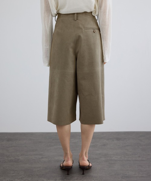 SALON adam et rope'（サロン アダム エ ロペ）の「ウルトラスエードハーフパンツ / Ultrasuede(R)（その他パンツ・レディース・ベージュ系その他・M/S）」の10枚目の写真