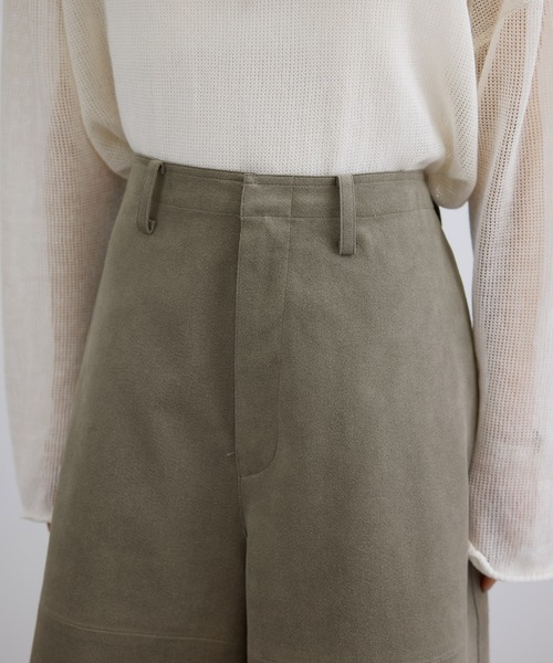 SALON adam et rope'（サロン アダム エ ロペ）の「ウルトラスエードハーフパンツ / Ultrasuede(R)（その他パンツ・レディース・ベージュ系その他・M/S）」の12枚目の写真