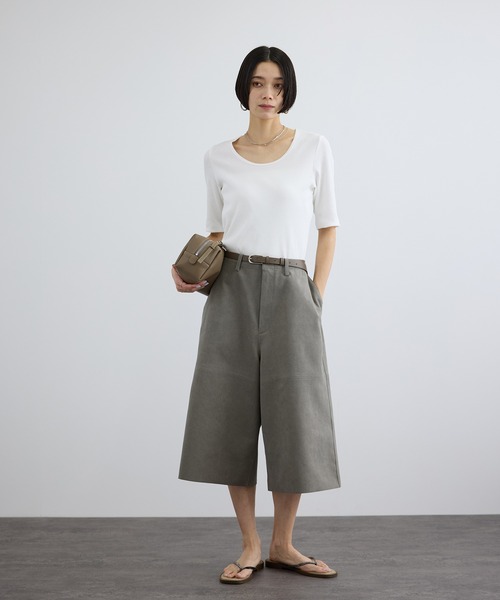 SALON adam et rope'（サロン アダム エ ロペ）の「ウルトラスエードハーフパンツ / Ultrasuede(R)（その他パンツ・レディース・ベージュ系その他・M/S）」の20枚目の写真