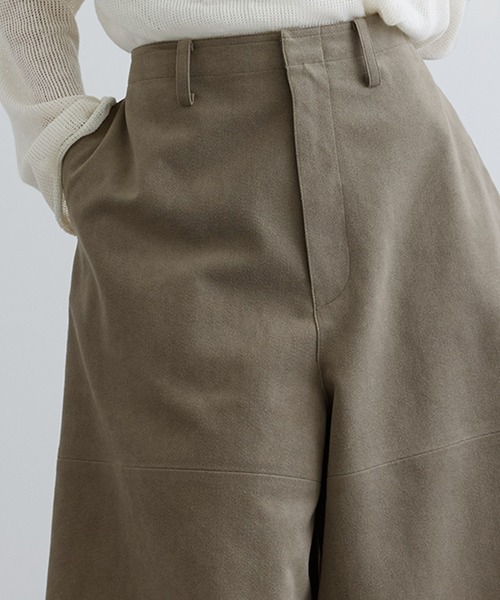 SALON adam et rope'（サロン アダム エ ロペ）の「ウルトラスエードハーフパンツ / Ultrasuede(R)（その他パンツ・レディース・ベージュ系その他・M/S）」の21枚目の写真