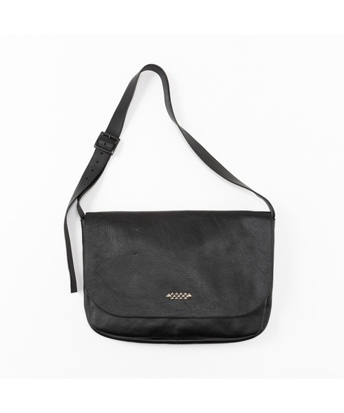 CALEE（キャリー）の「STUDS LEATHER SHOULDER BAG（ショルダーバッグ・メンズ・ブラック・FREE）」の2枚目の写真