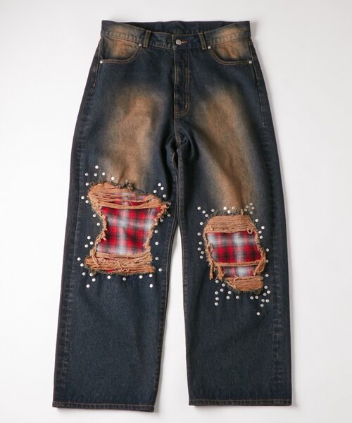 WHO'S WHO gallery（フーズフーギャラリー）の「チェックダメージスタッズデニム（デニムパンツ・メンズ・ブラック/ネイビー/サックスブルー・FREE）」の2枚目の写真