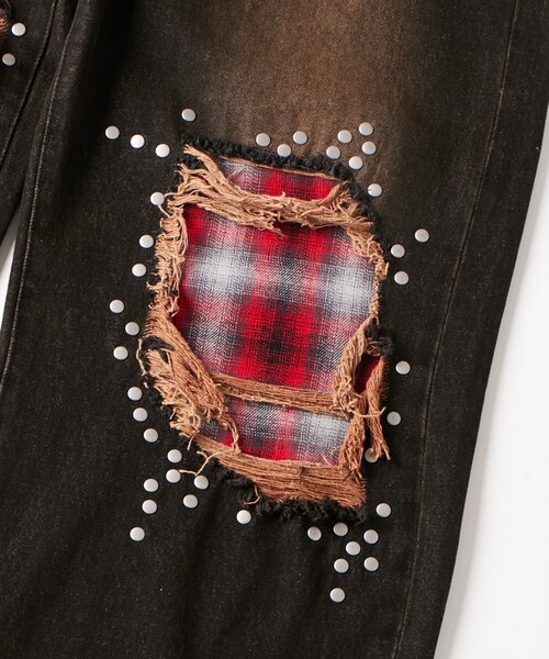 WHO'S WHO gallery（フーズフーギャラリー）の「チェックダメージスタッズデニム（デニムパンツ・メンズ・ブラック/ネイビー/サックスブルー・FREE）」の5枚目の写真