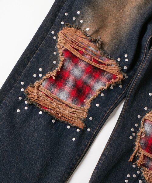 WHO'S WHO gallery（フーズフーギャラリー）の「チェックダメージスタッズデニム（デニムパンツ・メンズ・ブラック/ネイビー/サックスブルー・FREE）」の10枚目の写真
