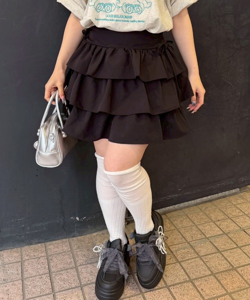 continuer de NICE CLAUP(コンティニューデナイスクラップ)の「サイドリボンティアードミニスカート(スカート・レディース・ブルー系その他/ブラック/チャコールグレー/ブラック系その他・FREE)」の3枚目の写真