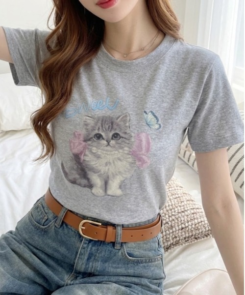 Ada.(エイダ)の「キャットプリントデザイン 半袖Tシャツ(Tシャツ/カットソー・レディース・アイボリー/ブラック/グレー・FREE)」の3枚目の写真